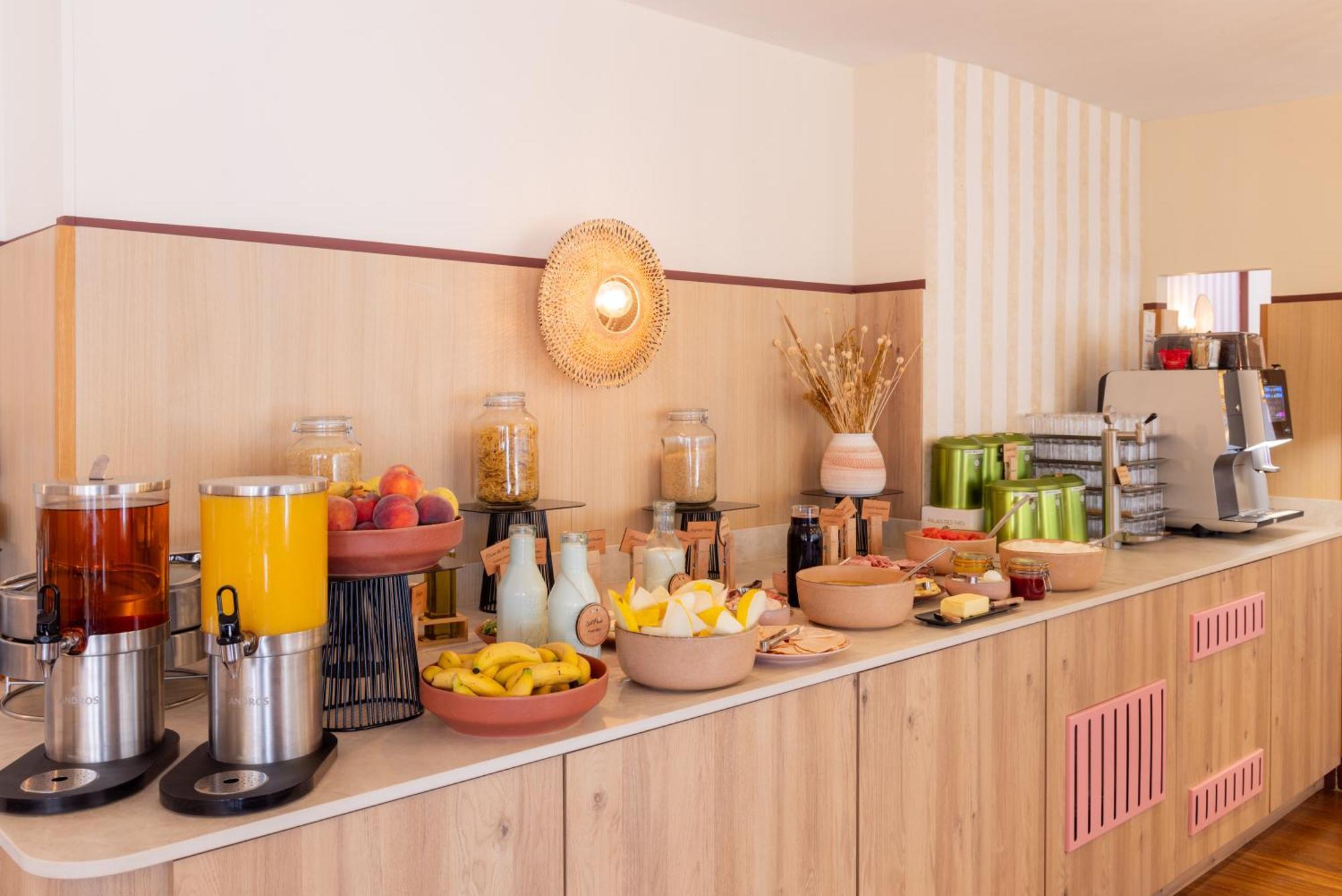 Mercure Centre Notre Dame Hotel 4*