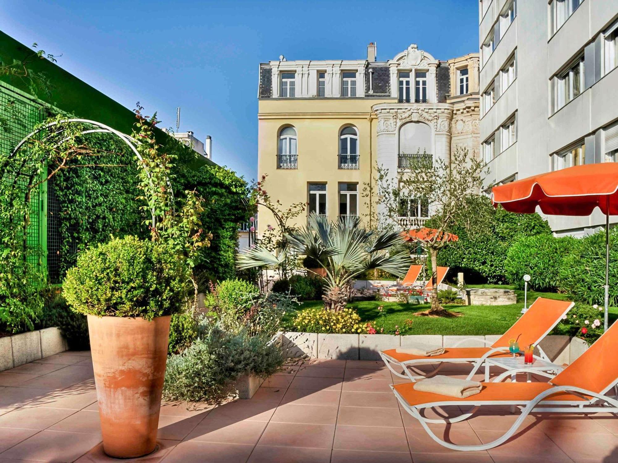 Mercure Centre Notre Dame 4*